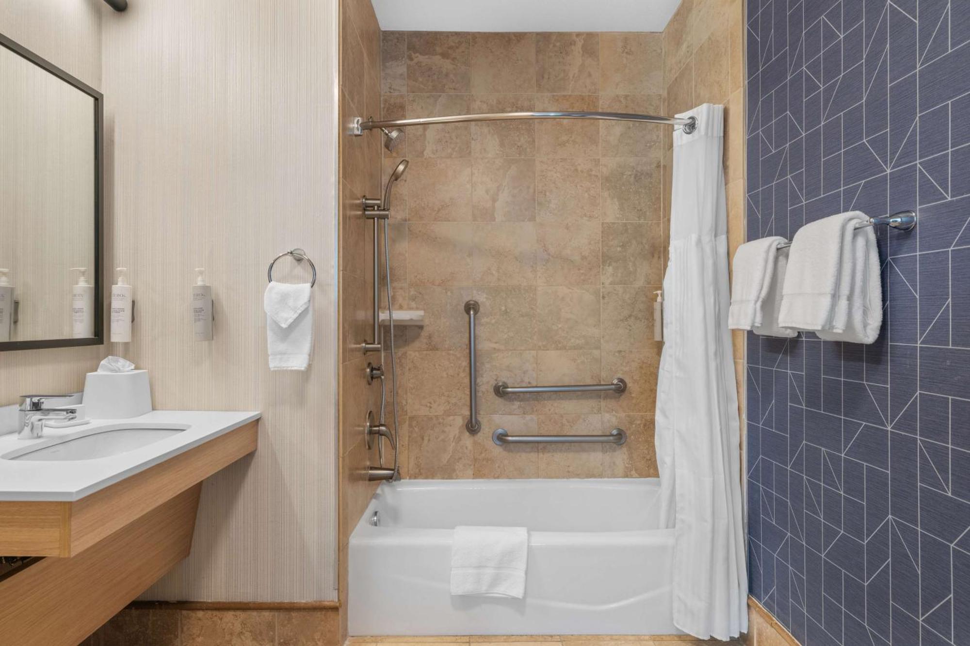 Spark By Hilton Bakersfield Central Экстерьер фото