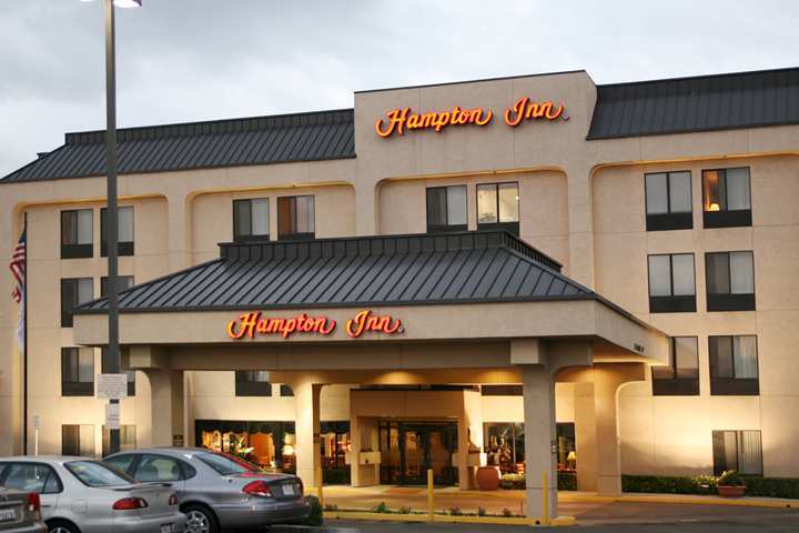 Spark By Hilton Bakersfield Central Экстерьер фото